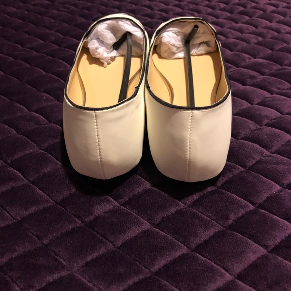 !!!!SOLD!!!! Panda 🐼 flats - Picture 3 of 5